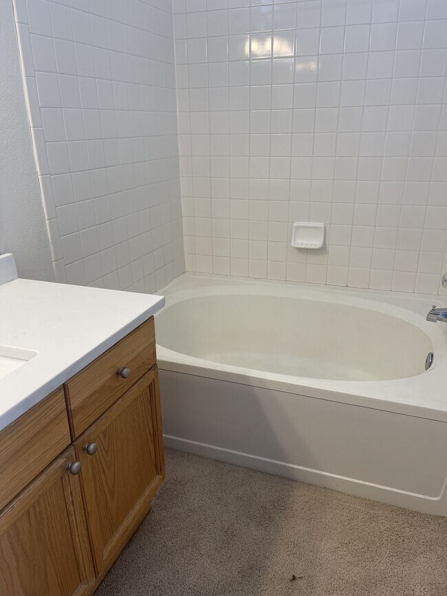 Building Photo - 4 bed 3 bath in Highlands Ranch