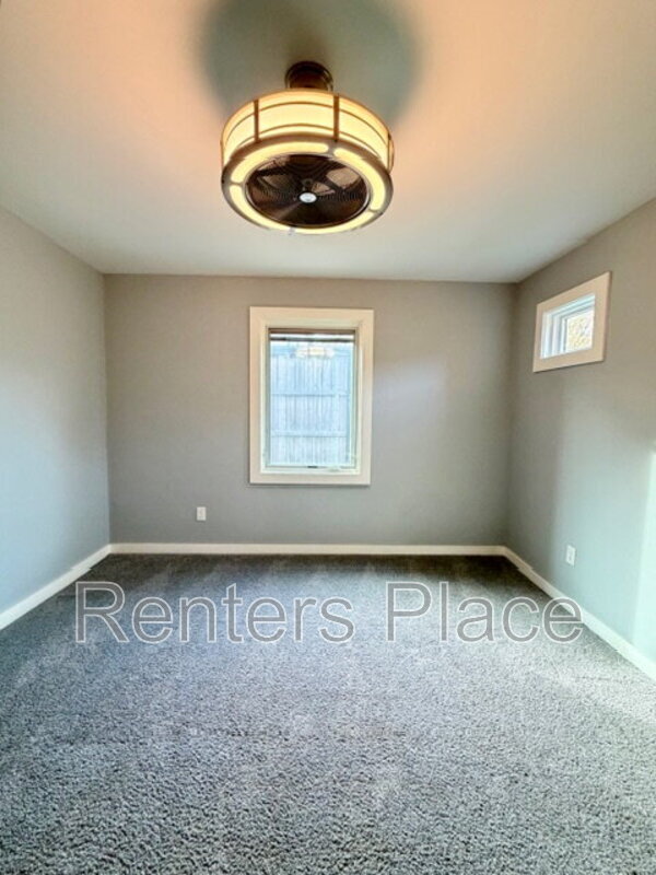 Building Photo - 807 S Trenton Ave