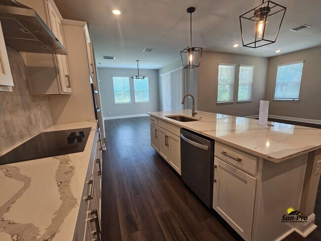 Building Photo - 379 Birkdale Dr