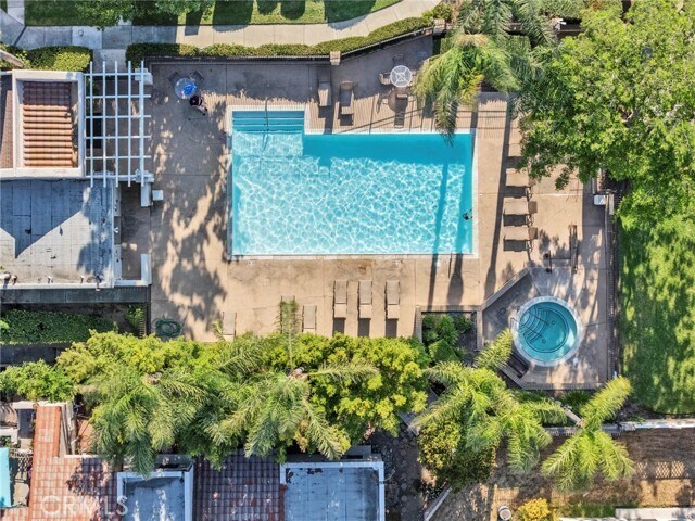 Building Photo - 9764 Huntington Dr