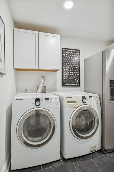 Building Photo - 501B Meridian St