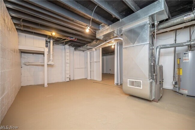 Building Photo - 6665 Clingan Rd