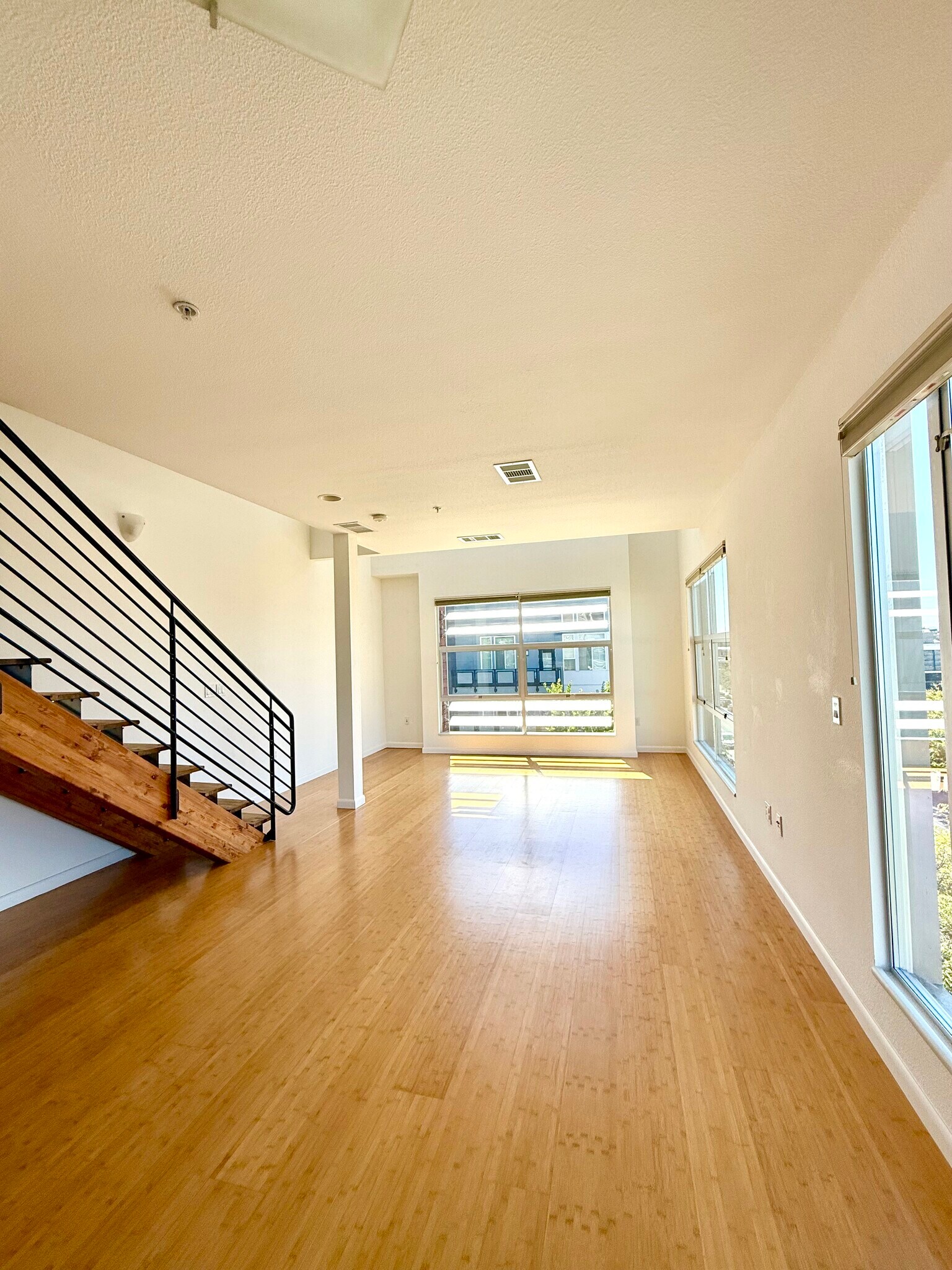 Building Photo - 6466 Hollis St