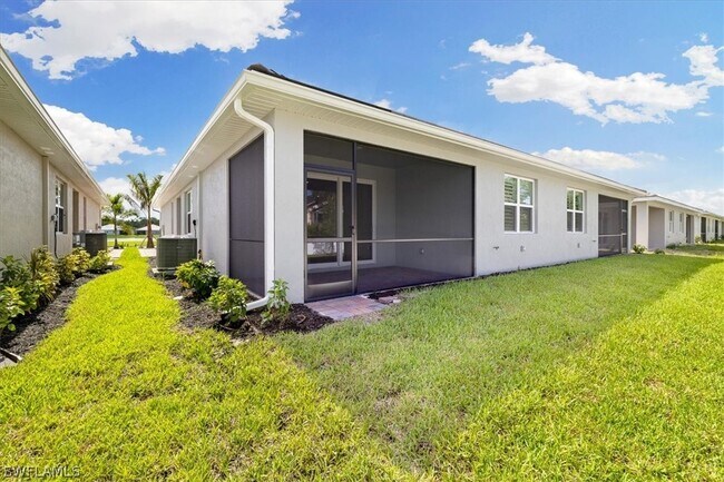 Building Photo - 1123 Tranquil Brk Dr