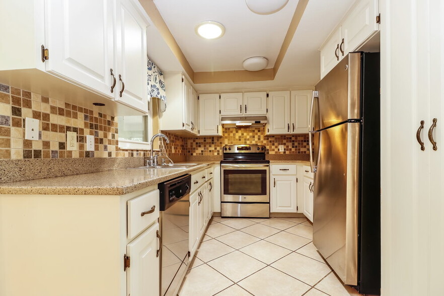 Building Photo - 11351 Collingswood St