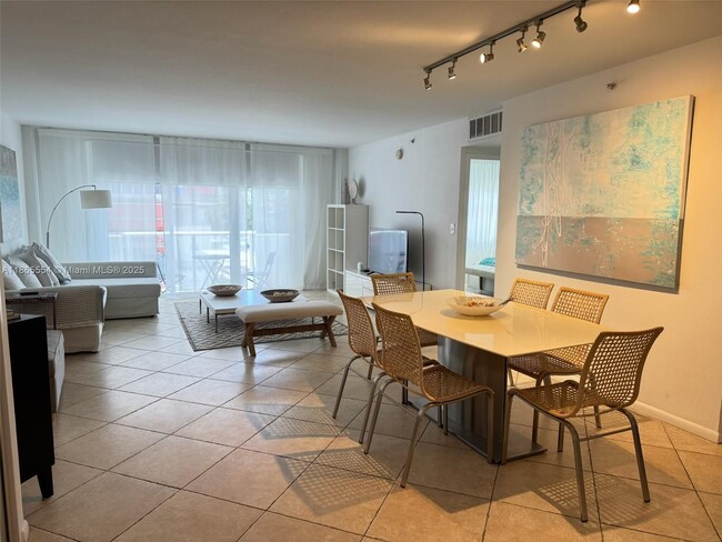 Building Photo - 9195 Collins Ave