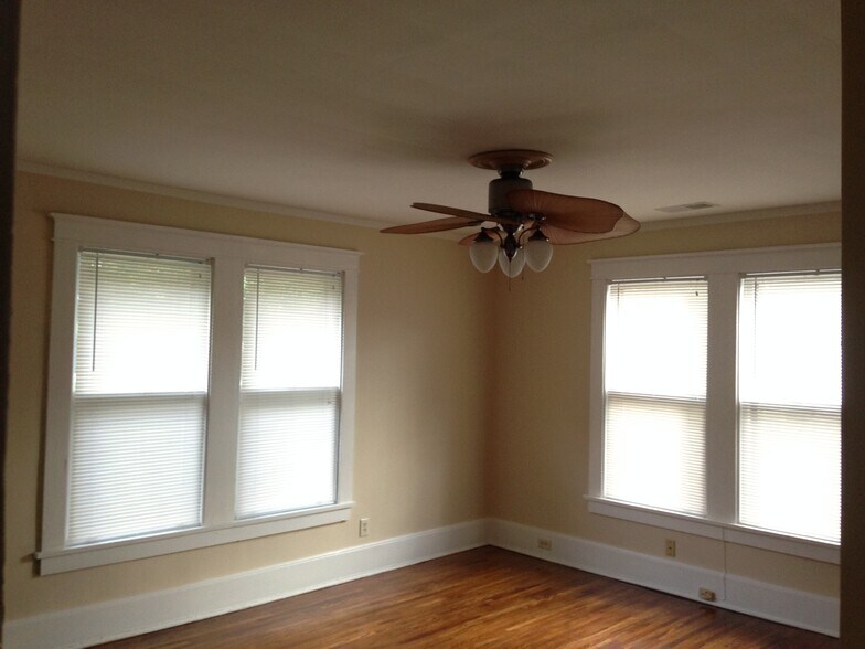 Building Photo - 235 Hawthorne St