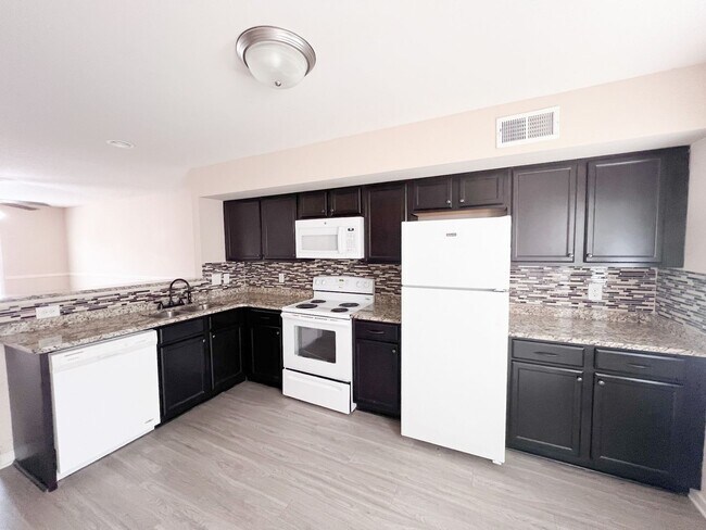 Building Photo - 2279 McCormick Lane