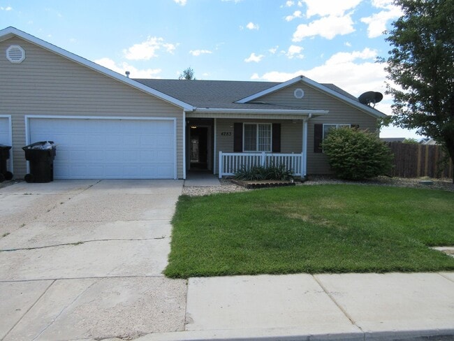 Primary Photo - 3 bedroom -2 Bathroom -Twinhome in Lamplight