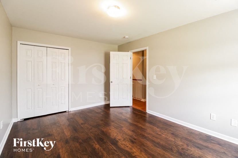 Building Photo - 6000 Black Willow Dr