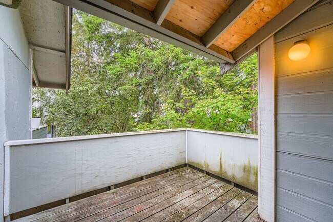 Building Photo - Top-Floor 1Bed/1Bath Apartment in Federal ...