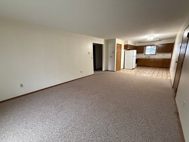 Building Photo - Sunrise Estates - 215