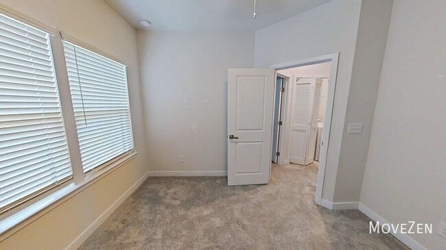 Building Photo - 320 Chattooga Wy