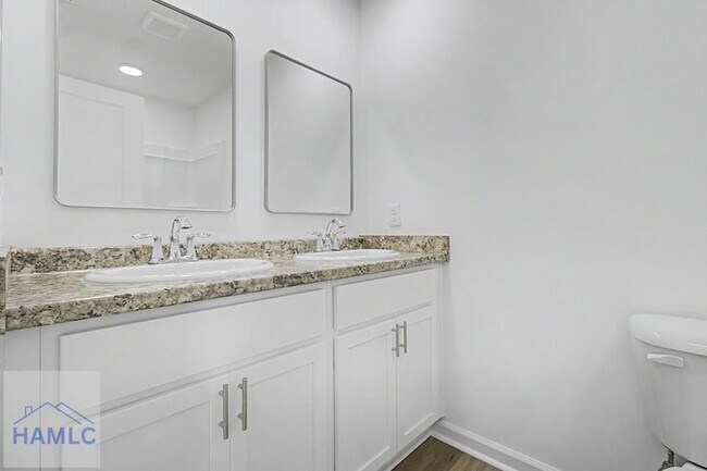 Building Photo - 20-B1 Frasier Ln SW