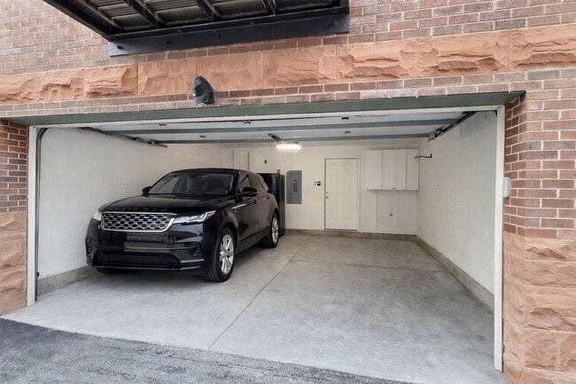 Building Photo - 1351 W Altgeld St