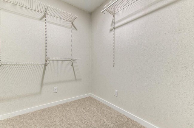 Building Photo - 6607 Capriola Dr