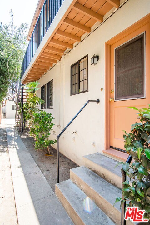 Building Photo - 1124 San Rafael Ave