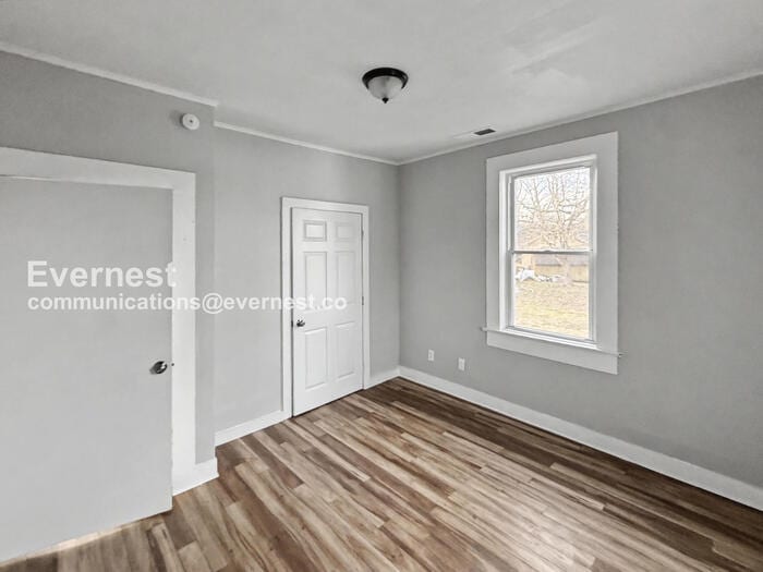 Building Photo - 316 School Rd