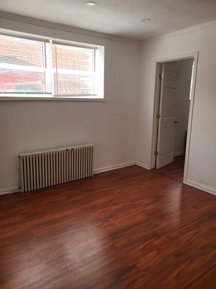 Building Photo - 708 Ave Y