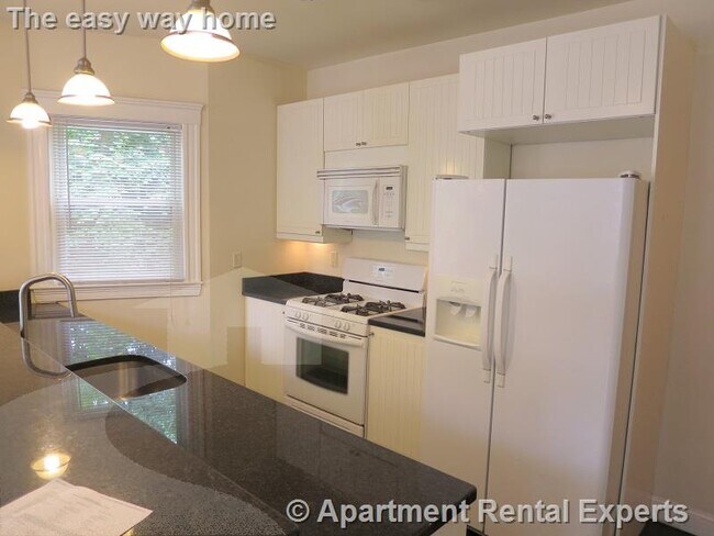 Building Photo - 6 Giles Park