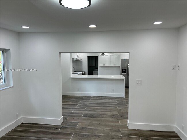 Building Photo - 261 NW 49th St