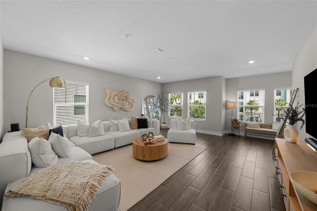 Building Photo - 5351 Bridge St