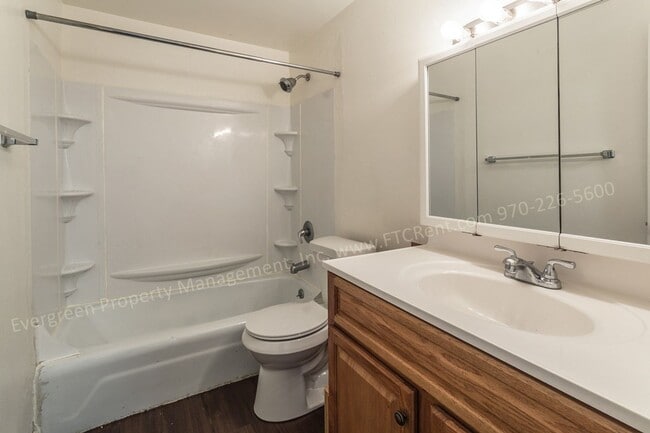 Building Photo - 1606 N Estrella Ave