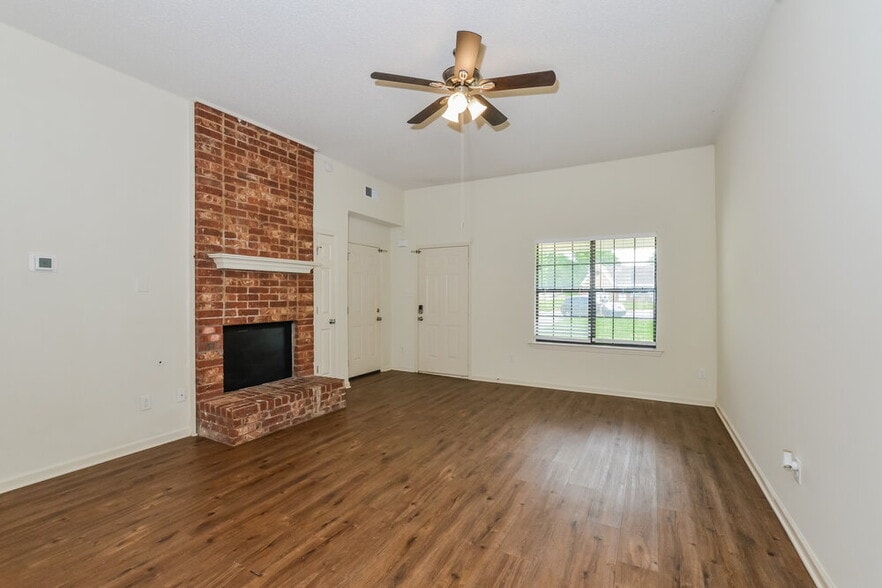 Building Photo - 6801 College Park Cove