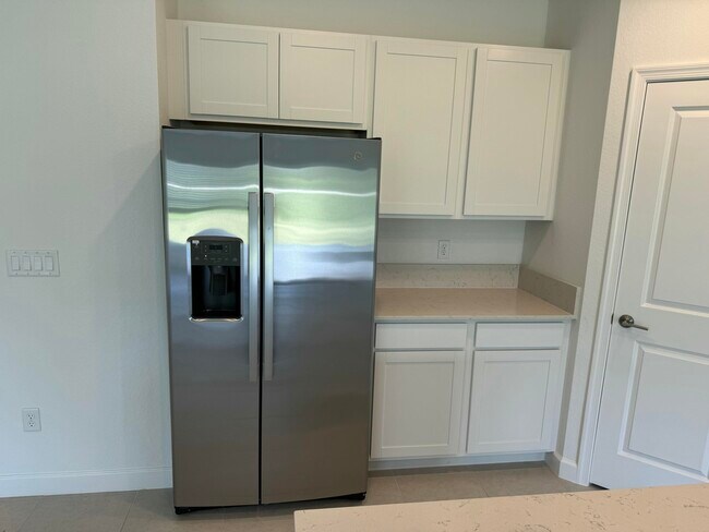 Building Photo - 10445 NW Suncrest Lp