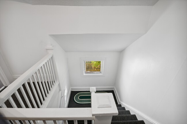 Entryway - 1802 Hovland Ct