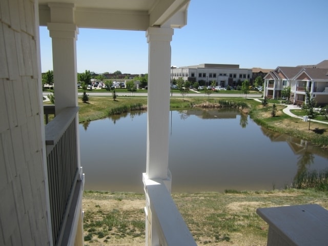 Building Photo - Lakeshore