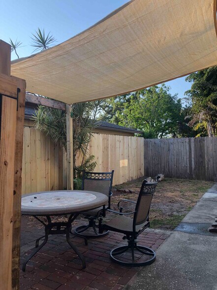 Building Photo - 801 11th Ave W