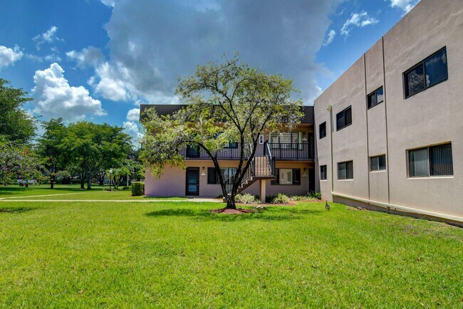 Building Photo - 15109 Ashland Dr