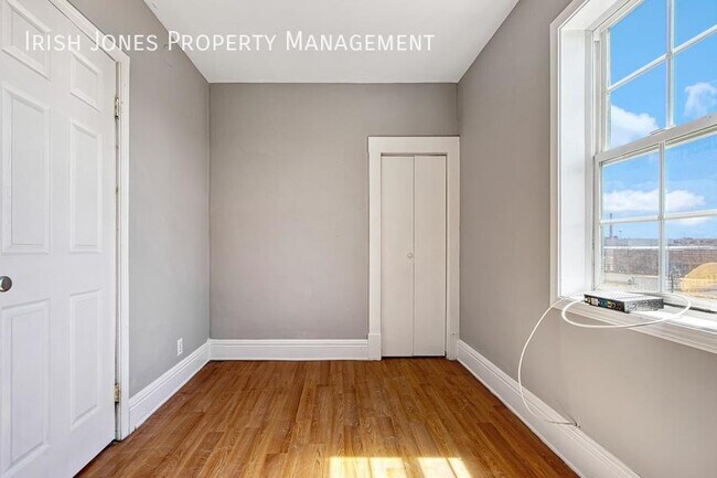 Building Photo - 15 Grove St