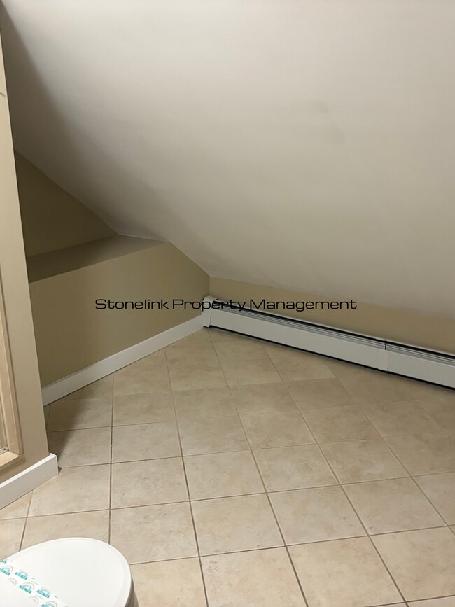 Building Photo - 37 Congregational St