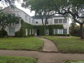 Building Photo - 335 E Rosewood Ave