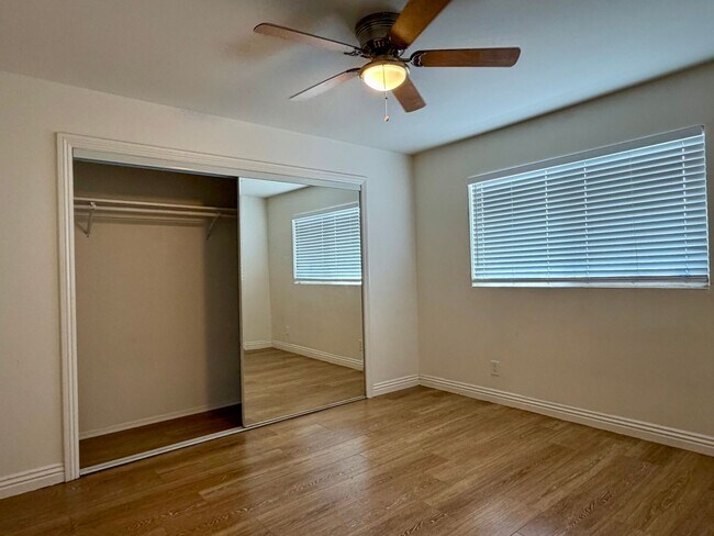 Building Photo - 529
