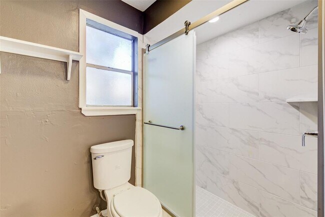 Building Photo - 1710 Bodart Ct