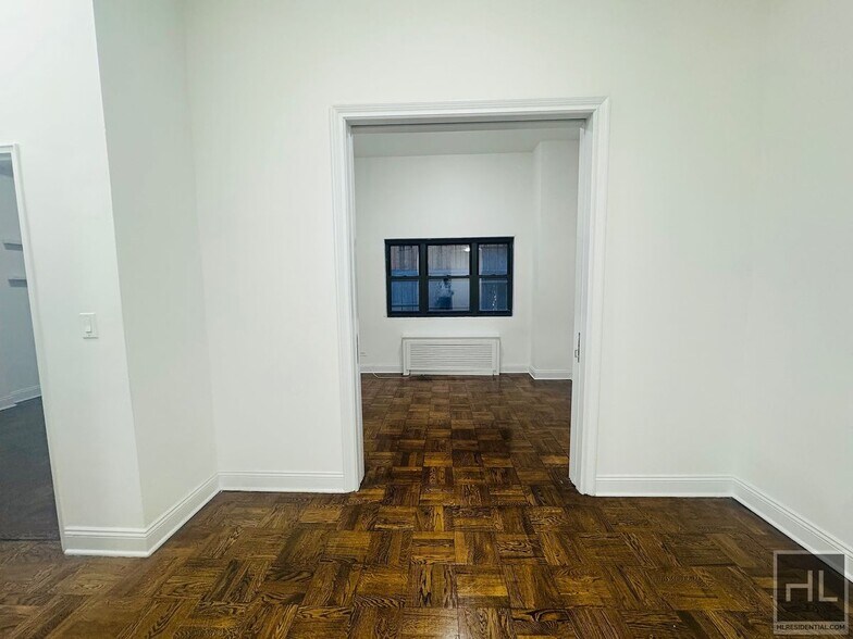 Primary Photo - EAST 35 STREET