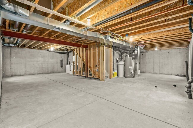 Primary Photo - Gorgeous Home With Two Car Garage and Acce...