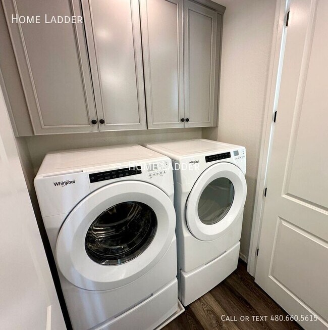 Building Photo - 1714 E Hampton Ln