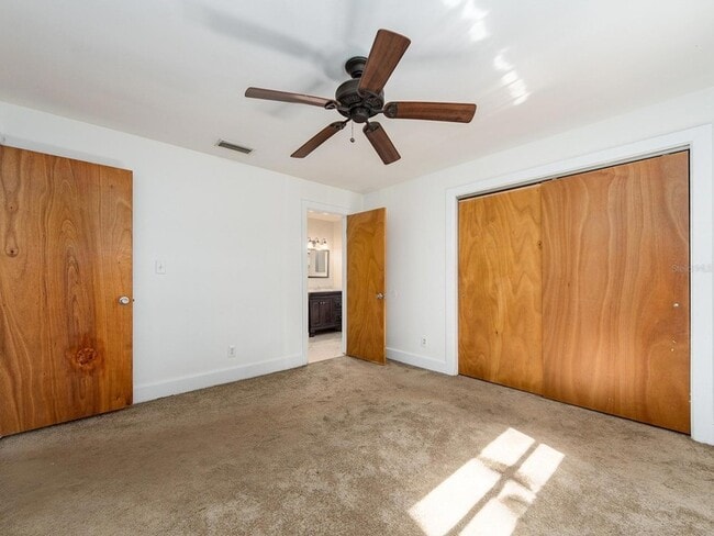 Building Photo - 2242 Indian Ave S