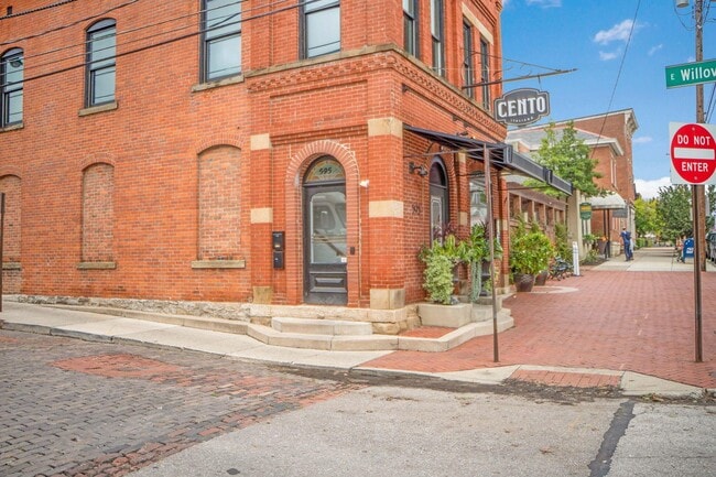 Building Photo - 503 S 3rd St