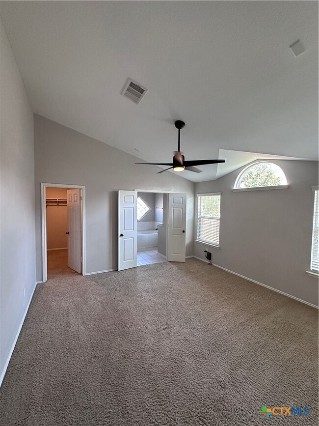 Building Photo - 6902 Golden Oak Ln