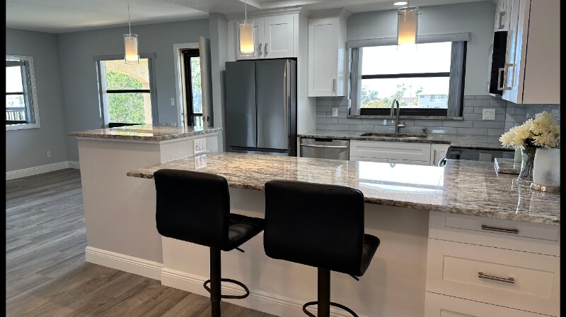 Building Photo - 12500 Capri Cir N