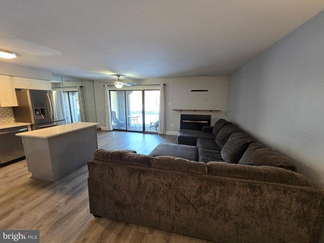 Building Photo - 9 Sheffield Dr