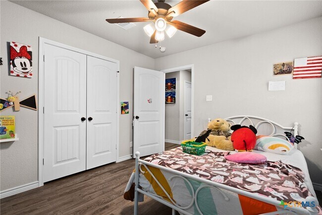 Building Photo - 907 Mclaury Cove