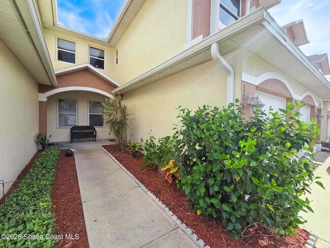 Building Photo - 1015 Venetian Dr