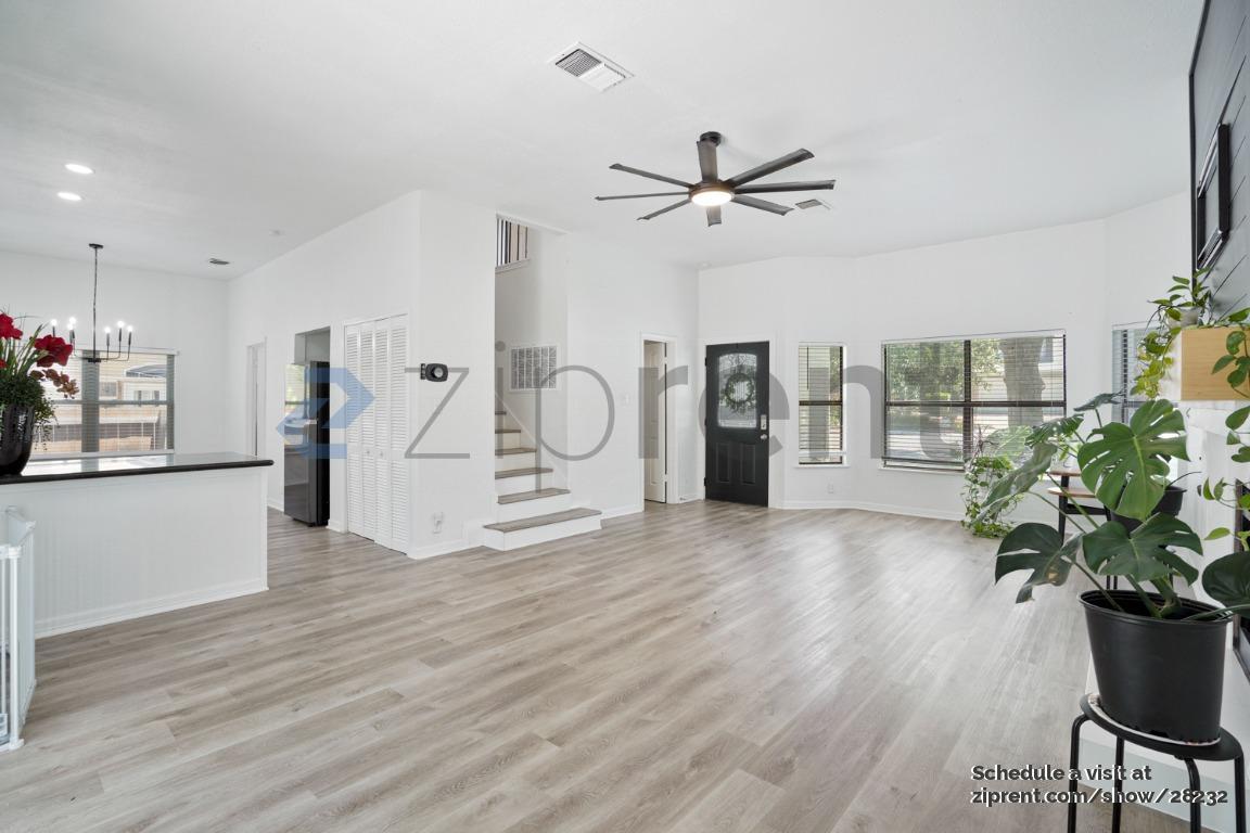 Building Photo - 9830 Sugarloaf Dr