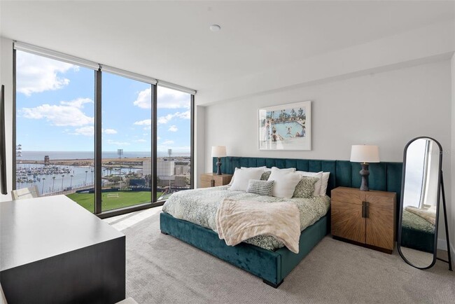 Building Photo - 301 1st St S